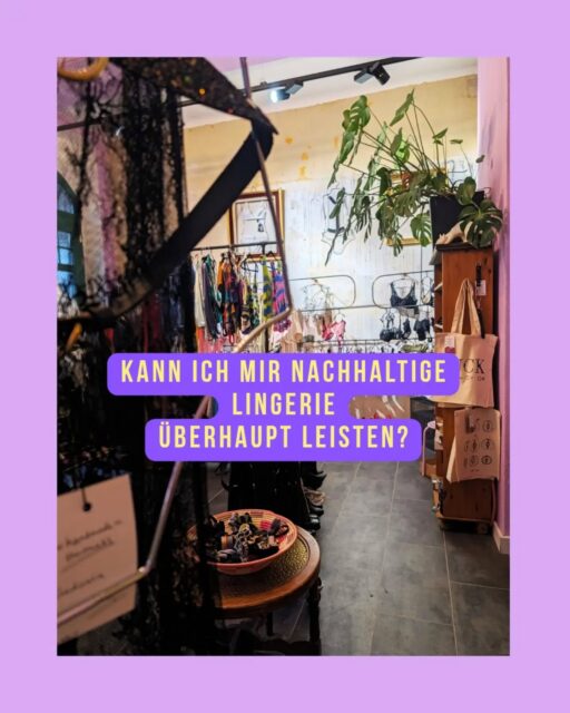 Ist nachhaltige Lingerie unbezahlbar? Gar nicht! Bei mir findest du faire Styles für jedes Budget 💜

* Nachhaltige Materialien:
Hochwertige Bio-Baumwolle, recyceltes Mesh & Tencel – oft gar nicht teurer als konventionelle Marken.

* Handmade & Lokal:
Unique Handmade-Piece von FLINTA*- & Leipziger Labels gibt’s schon ab 19,95 €.
* Second-Hand:
BHs ab 3,50 € & nachhaltige Pre-Loved-Fashion zu kleinen Preisen.

* Pro-Tipp: Bring mir deine aussortierte Herbst- & Winterkleidung auf Kommission vorbei und sichere dir Rabatt auf dein neues Lieblingsteil! 🍂✨

[english in comments]

#sustainablelingerie #prelovedfashion #secondhandleipzig #handmadelingerie 

MUSCHEBUBU LINGERIE & SECOND HAND CONCEPT STORE LEIPZIG